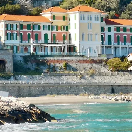 Del Golfo Hotel 4*