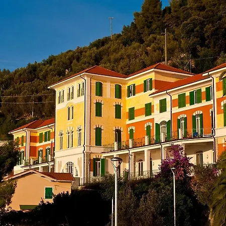 Del Golfo Hotel 4*