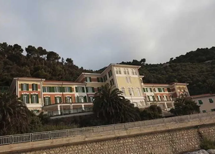 Del Golfo 4* Finale Ligure