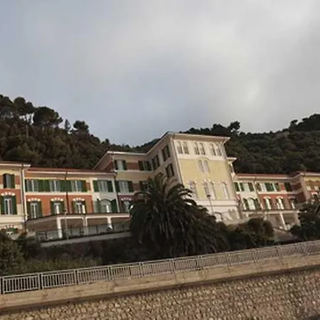 Del Golfo 4* فينالي ليغوري